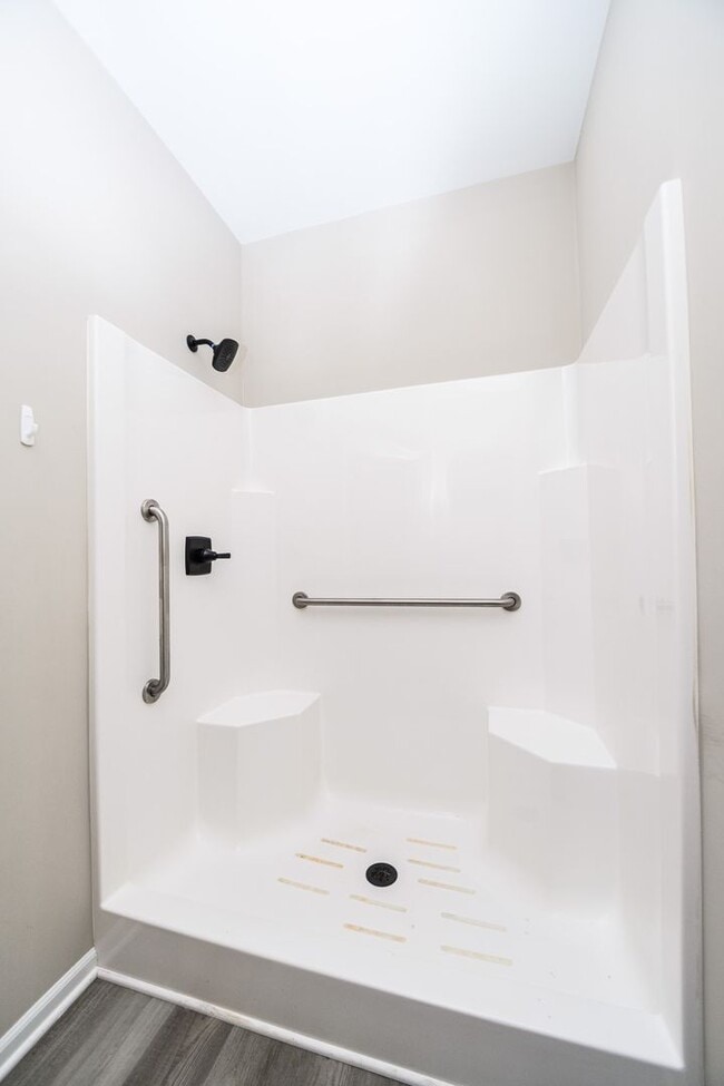 Building Photo - 2 bed 2 bath Ranch Townhouse in Winfield
