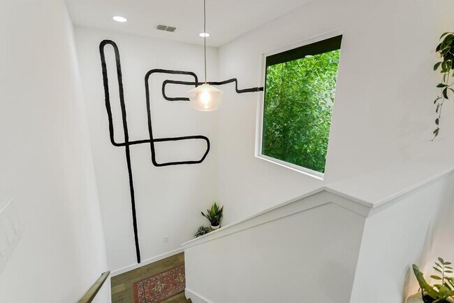 Building Photo - 2414 E Martin Luther King Jr Blvd