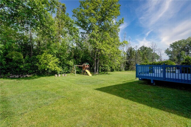 Building Photo - 31 Country Wood Landing
