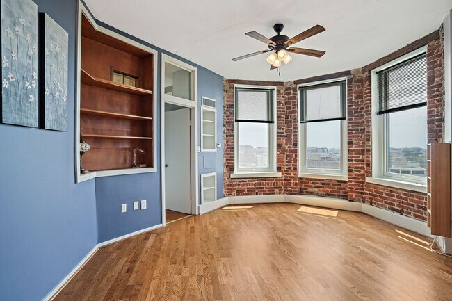 Building Photo - 1615 Q St NW