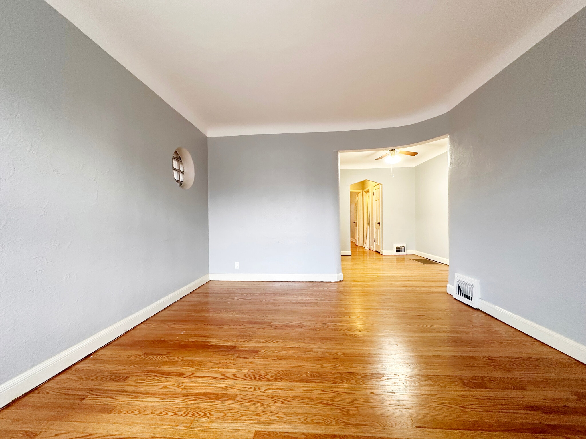 Building Photo - 5816 Mardel Ave