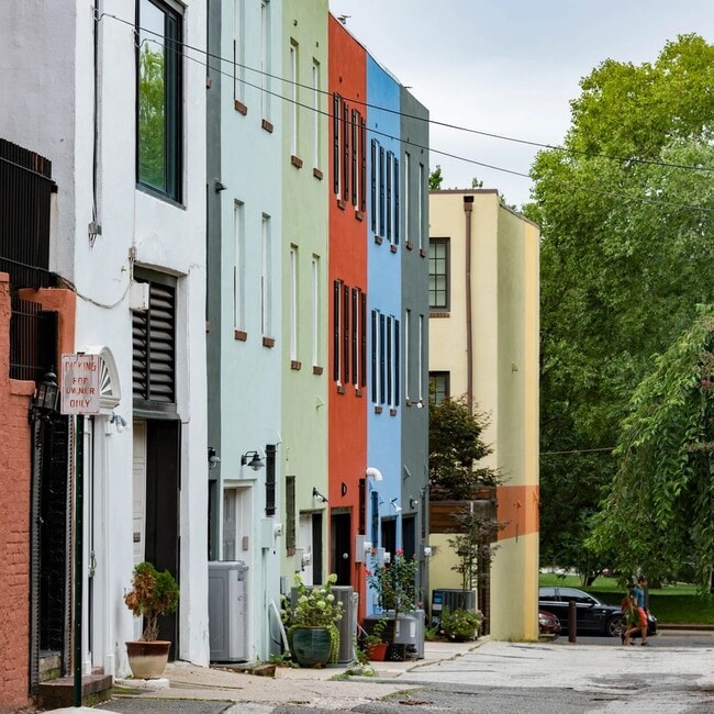 Building Photo - 2521 Grays Ferry Ave