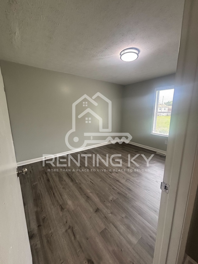 Building Photo - Updated 2-Bed, 1.5-Bath Townhome with a Garage!