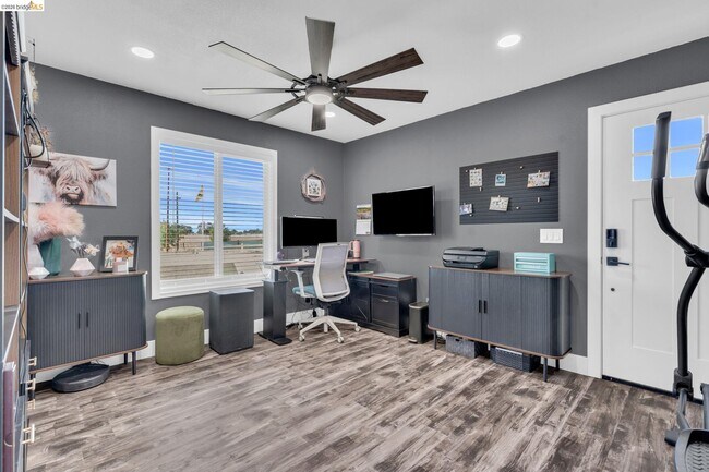 Building Photo - 59 Old Stagecoach Rd