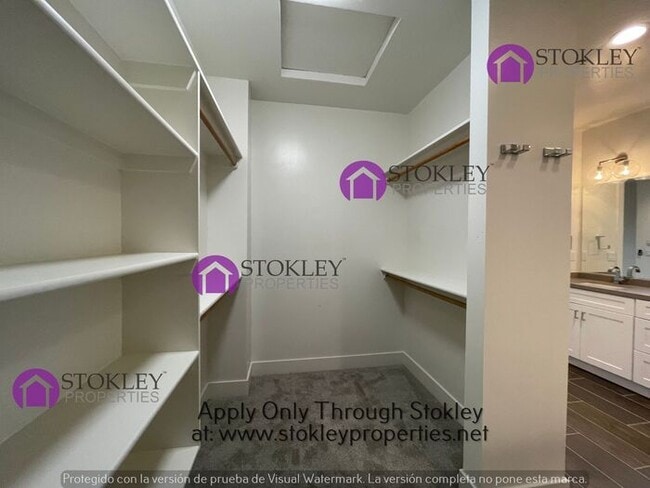 Building Photo - 3184 Manor Ave