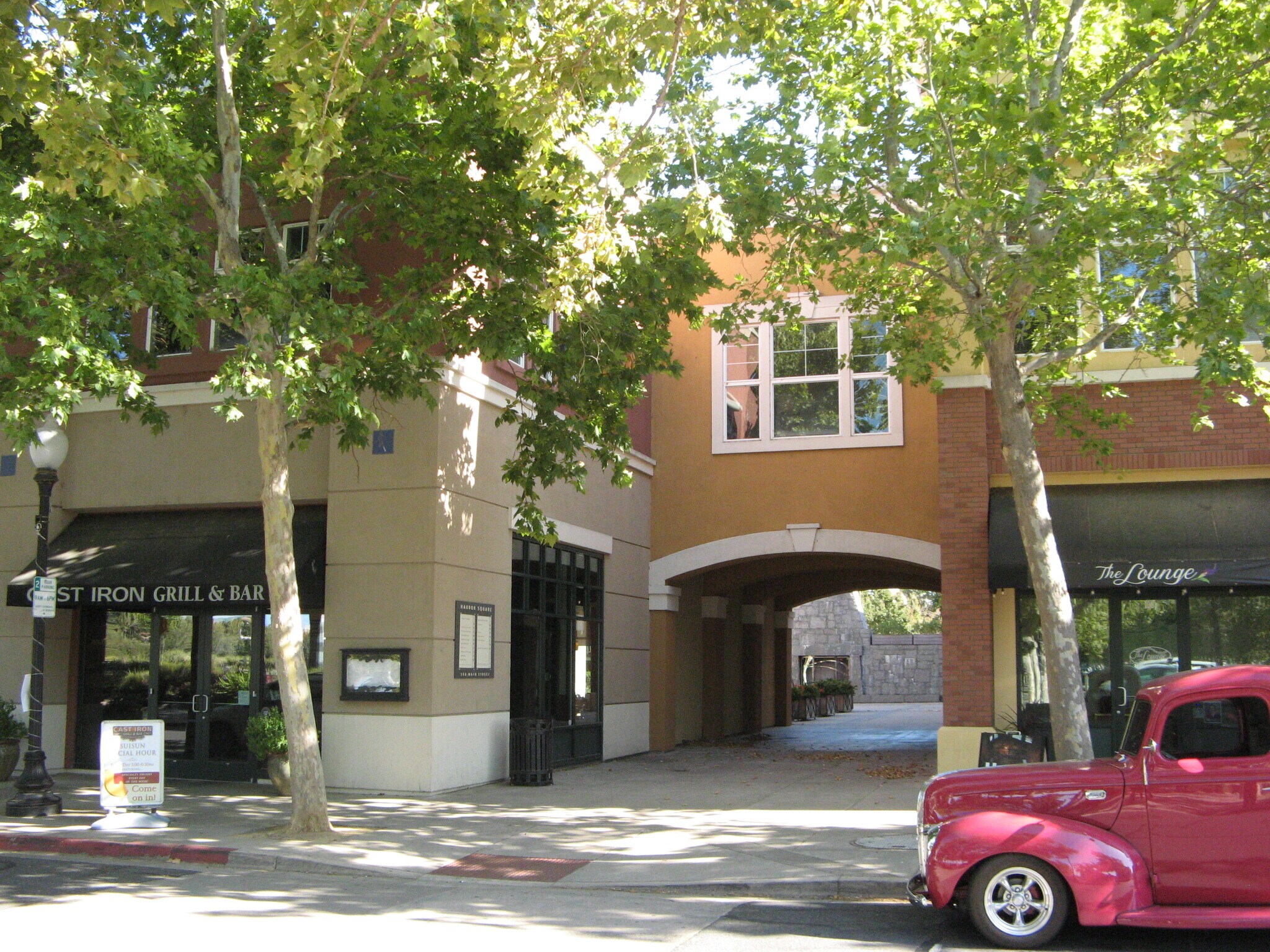 Building Photo - 400 California St