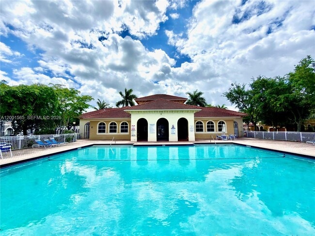 Building Photo - 14110 SW 51st Ct