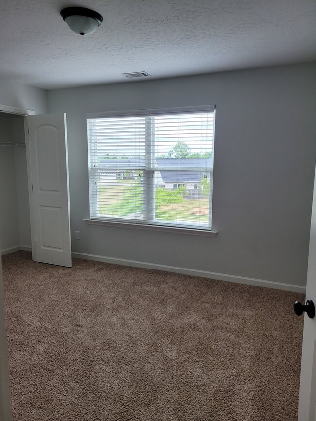Building Photo - 1649 Tralee Ct