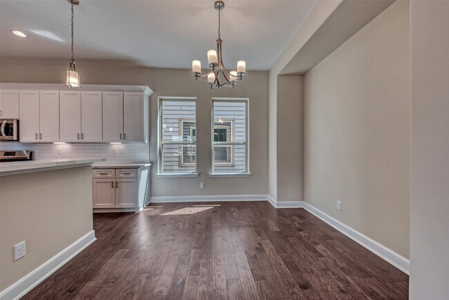 Building Photo - 4135 Du Pont St