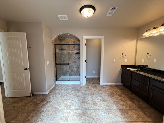 Building Photo - 2399 N Silk Rose Ave