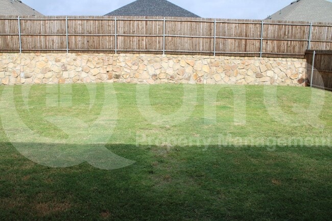 Building Photo - 1604 Silver Landing Trail