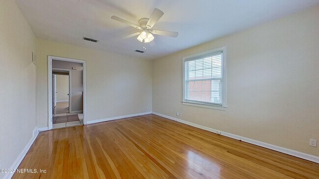 Building Photo - 1261 Belmont Terrace