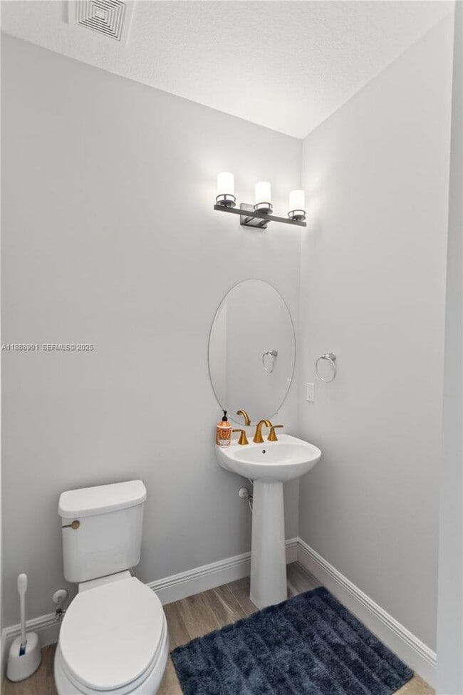 Building Photo - 4022 Large Leaf Ln