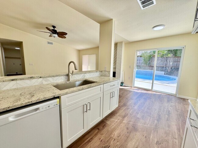 Building Photo - *COMING SOON* *MOVE IN SPECIAL* Beautiful 3-Bedroom/ 2 Bath REMODELED Home!