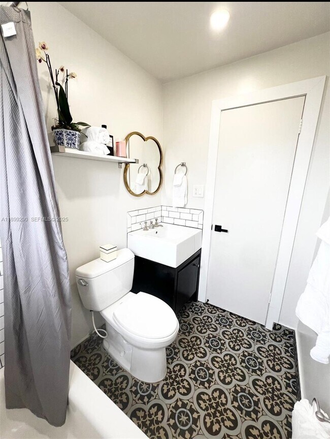 Building Photo - 11241 SW 7th Terrace