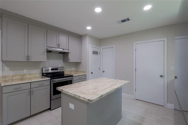 Building Photo - 2114 Harlandale Ave