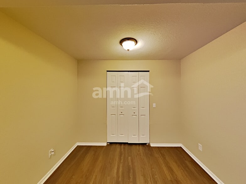 Building Photo - 394 Tumbleweed Dr