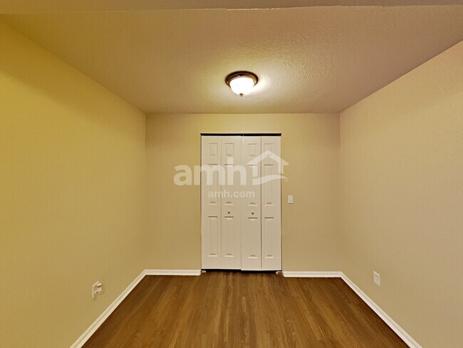 Building Photo - 394 Tumbleweed Dr
