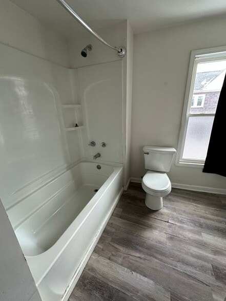 Building Photo - 107 W Pulteney St