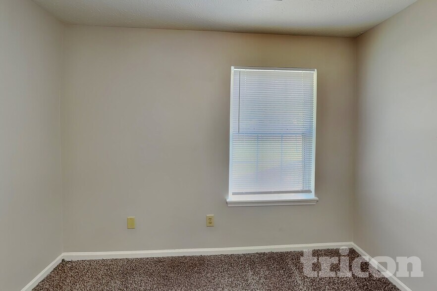 Building Photo - 12758 Sovereign Ln