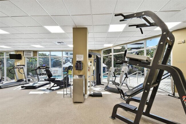 Building Photo - 470 3rd St S