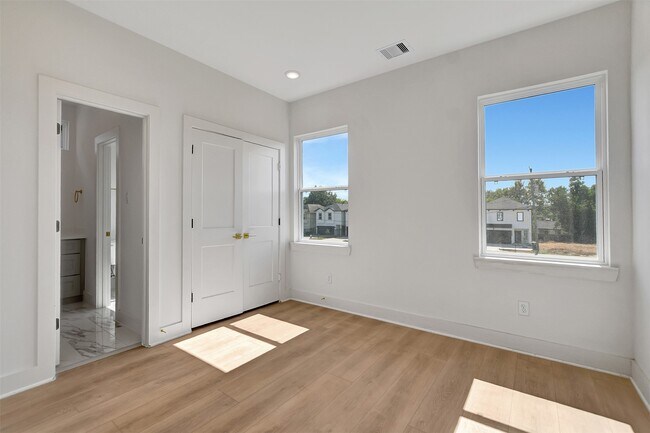 Building Photo - 3630 Amos St