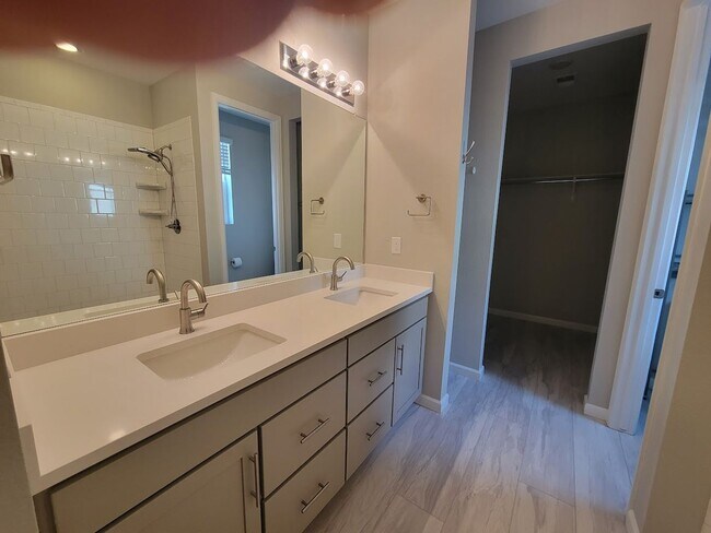 Building Photo - ALL PROSPECTIVE TENANTS MUST SUBMIT A $58 NON-REFUNDABLE APPLICATION FEE PER APPLICANT ONLINE AND...