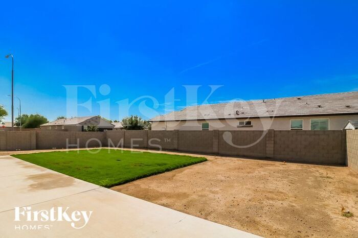 Building Photo - 11951 W Rio Vista Ln