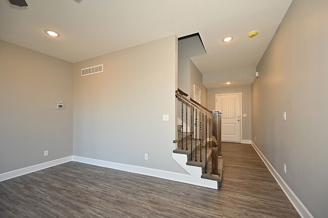 Building Photo - Nice 3 Bedroom, 2.5 bath with 2 car garage...