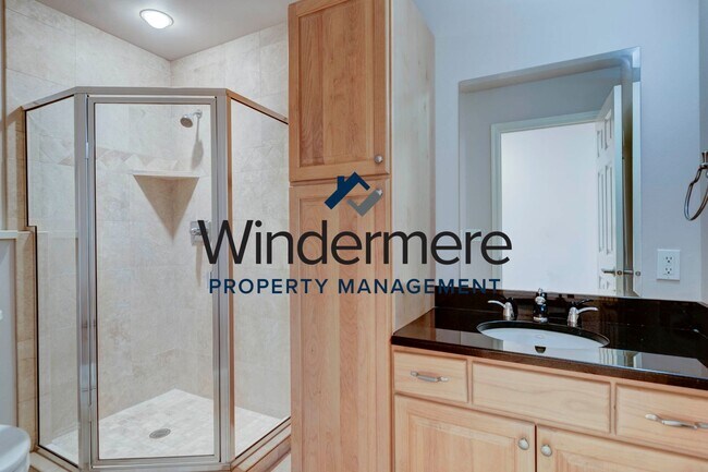 Building Photo - 2 Bedroom Waterview Condo