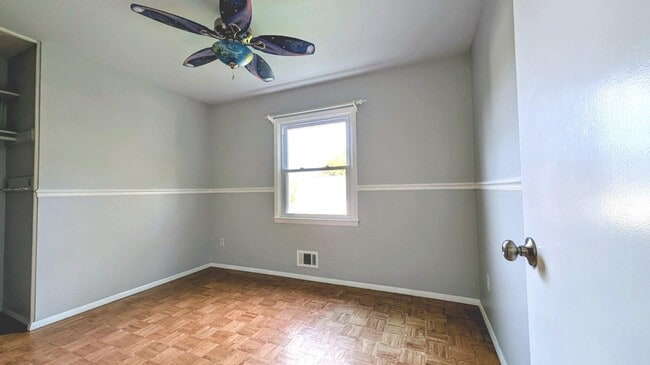 Building Photo - 605 Shirley Manor Rd