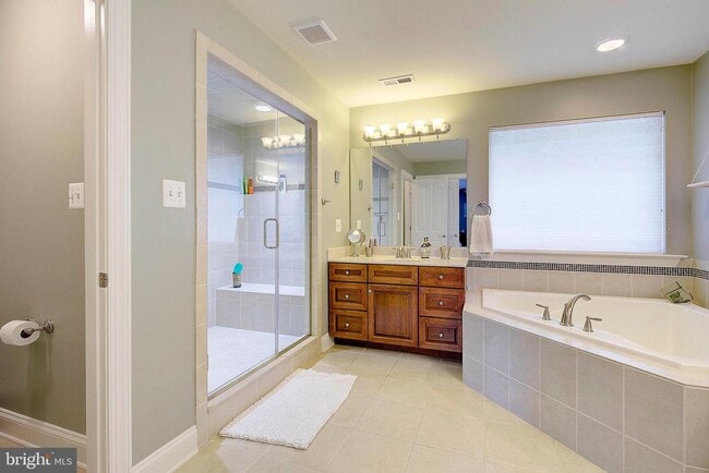 Building Photo - 3104 Lawrin Ct