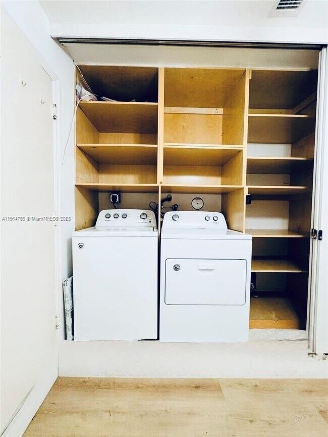 Building Photo - 5081 NW 116th Ct