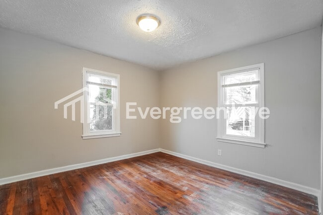 Building Photo - 3081 Grasmere Ave