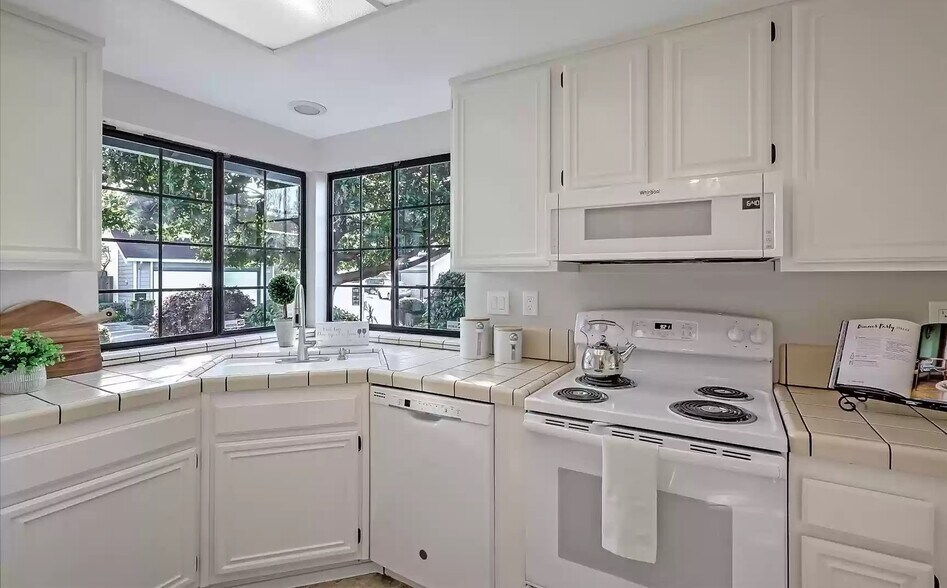 Building Photo - 3576 McSherry Way