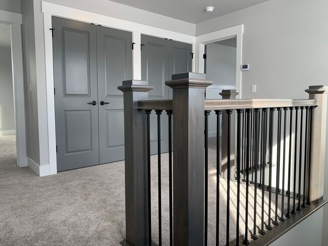 Building Photo - Spectacular newer 3 bed 2.5 bath custom ho...