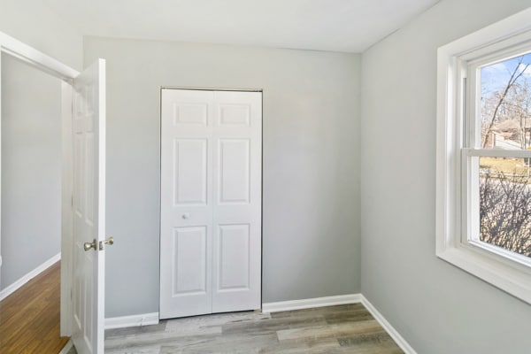 Building Photo - 594 Andover St