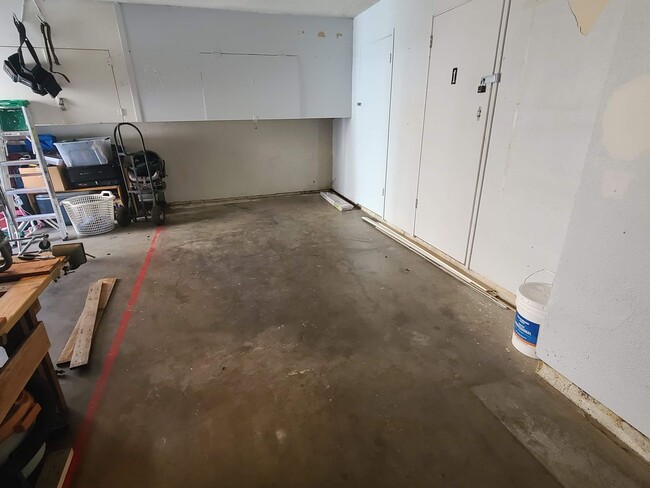 Building Photo - UPDATED RENTAL IN SACRAMENTO!