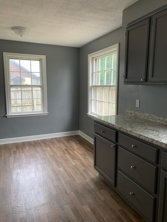 Building Photo - Coming Soon !3 Bedroom, Garage June 6th