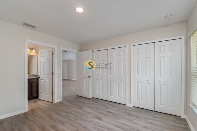 Building Photo - 9121 N Travis Dr