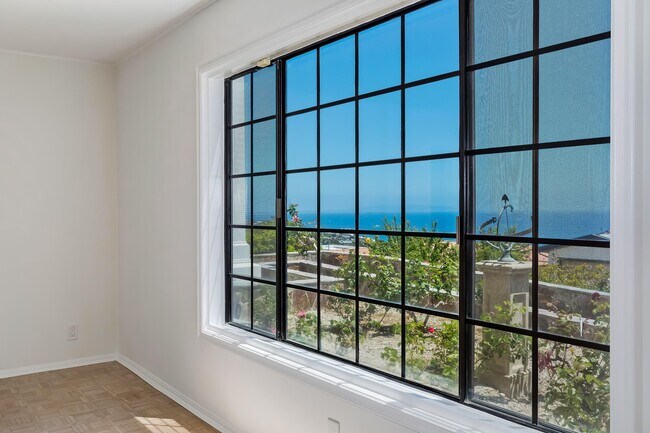 Building Photo - 18041 Blue Sail Dr