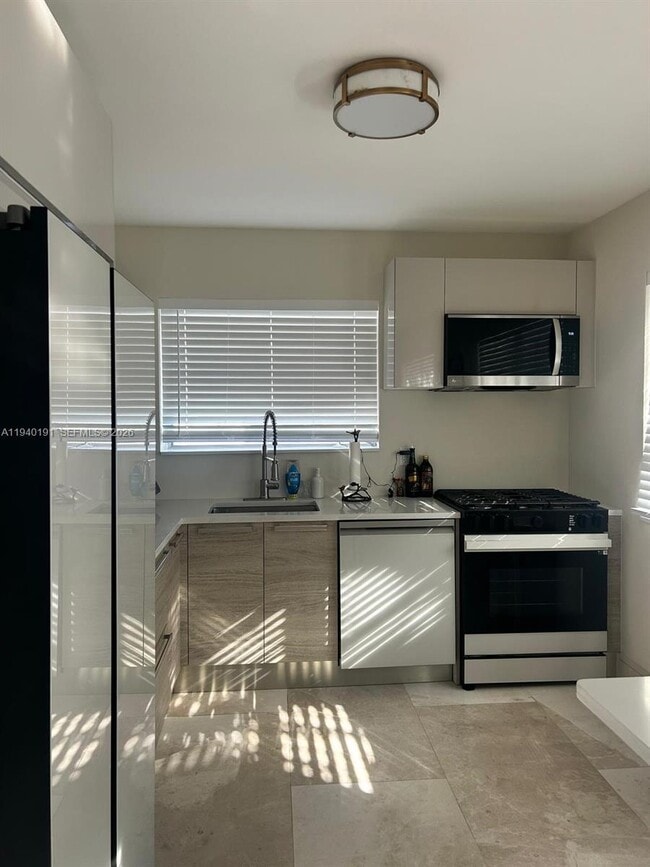 Building Photo - 1060 92nd St