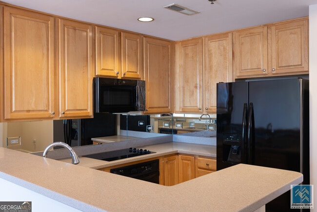 Building Photo - 285 Centennial Olympic Park Dr NW