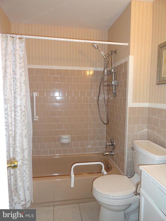 Building Photo - 7051 Eastern Ave NW