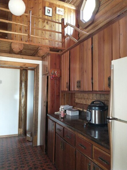 Main Floor Kitchen - 2115 Ridge Ranch Rd