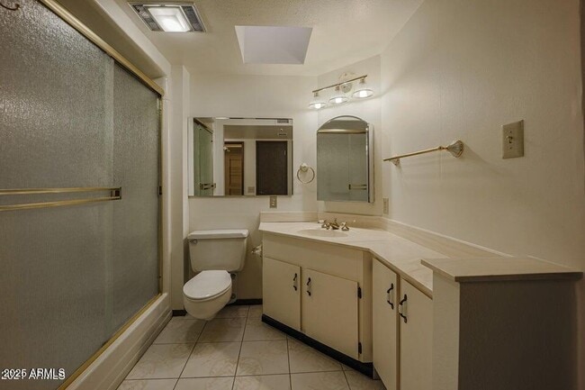 Building Photo - 13135 W Castlebar Dr