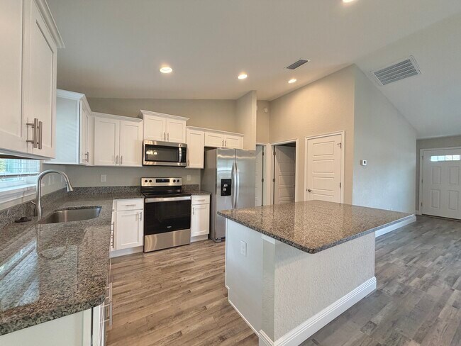 Building Photo - 210 Locust Lane Pass