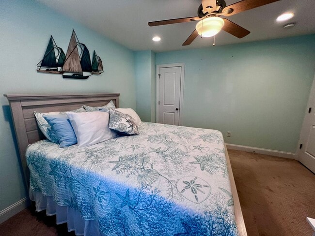 Building Photo - Luxury Beachside Home – Steps from the Bay!