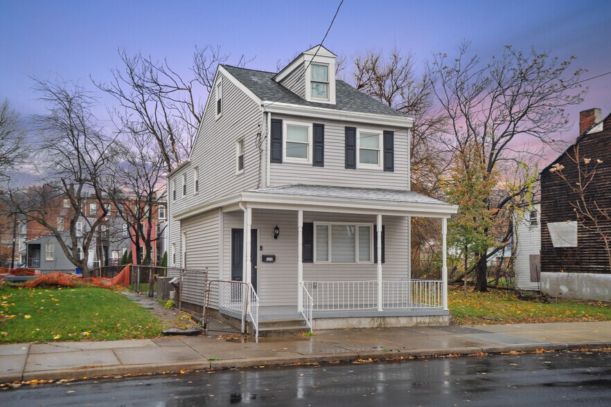 Building Photo - 1216 N Franklin St