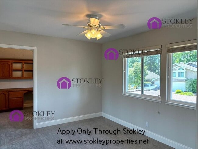 Building Photo - 5958 Vía del Cielo